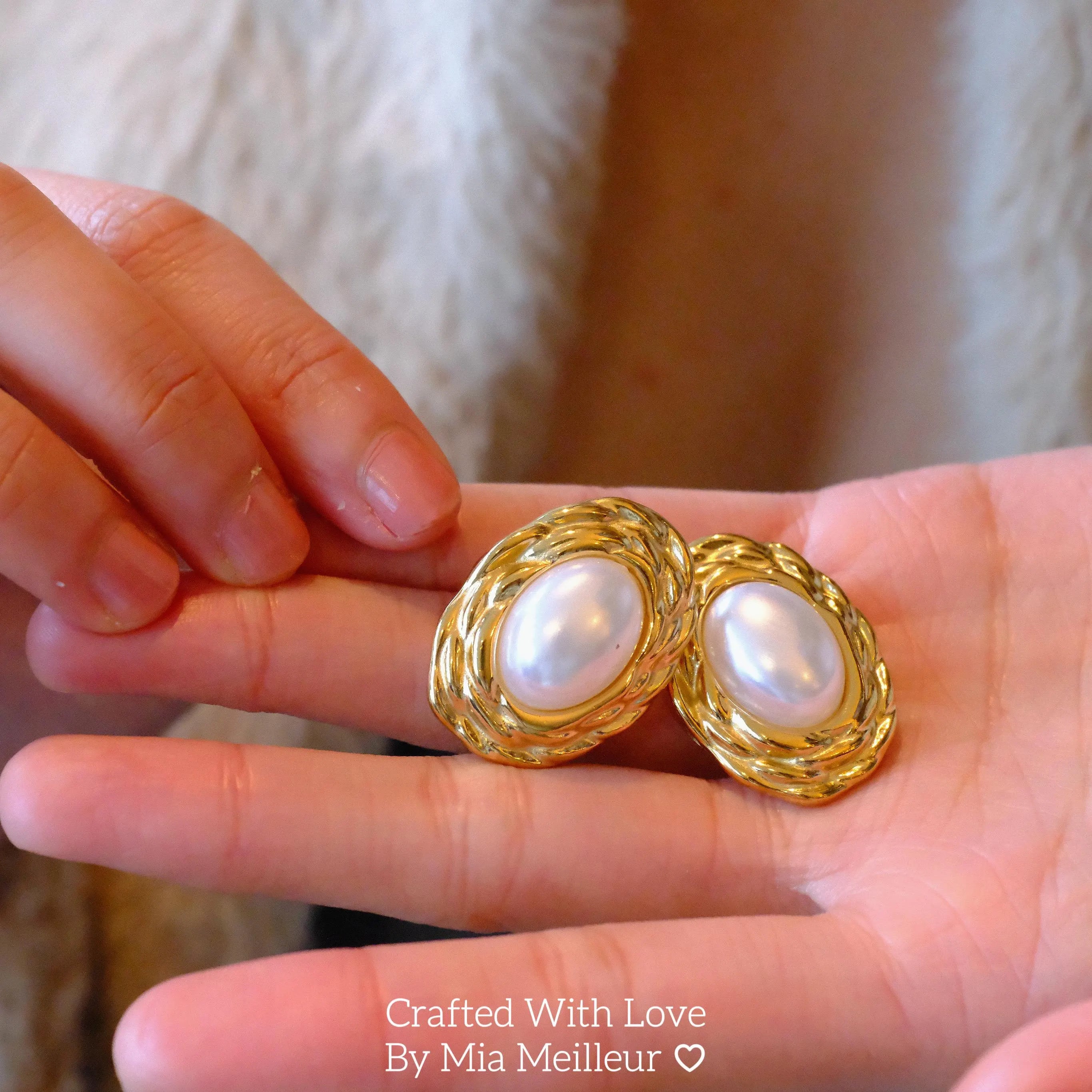 Vintage Gold Tone Round Pearl Earrings