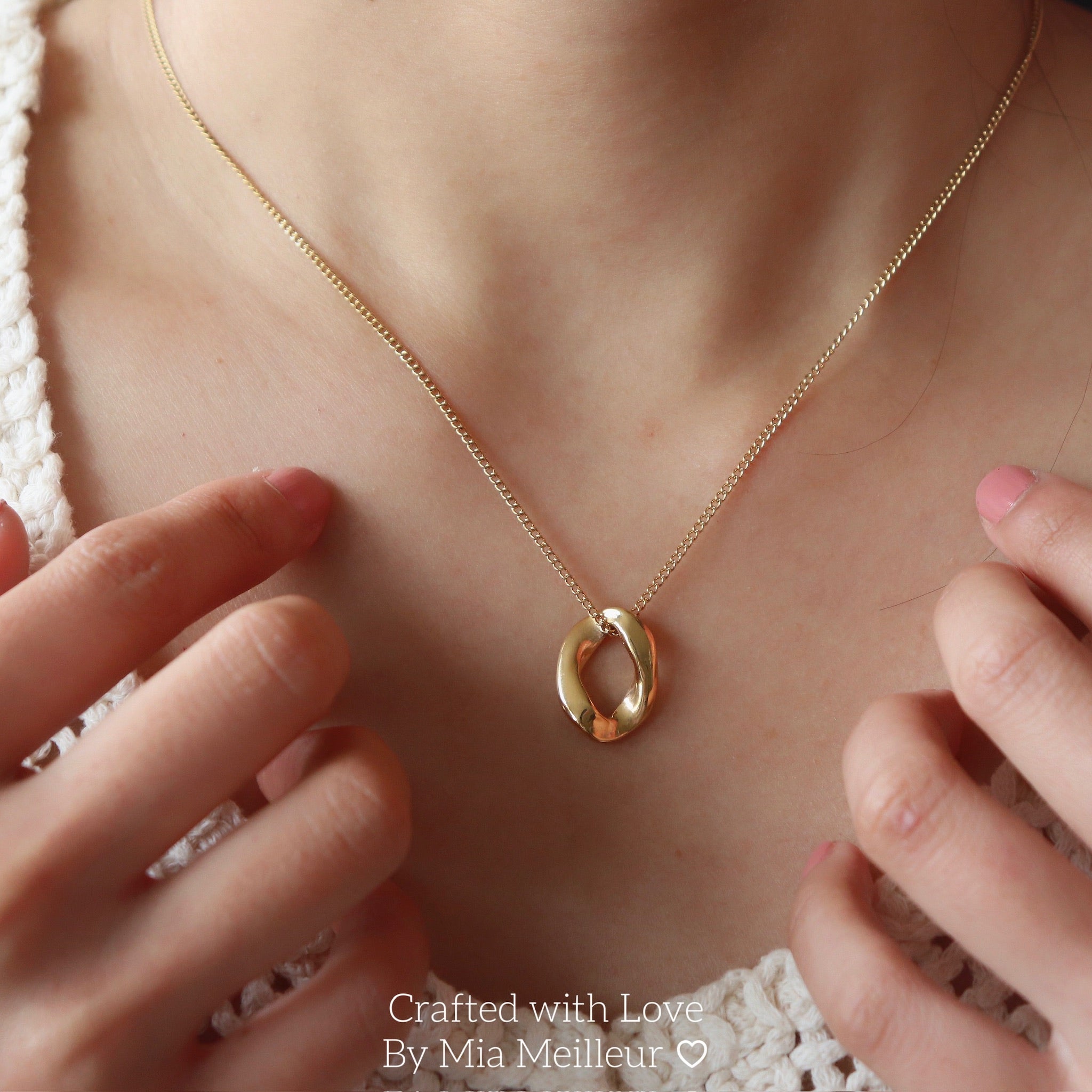 Minimalist Gold Necklace