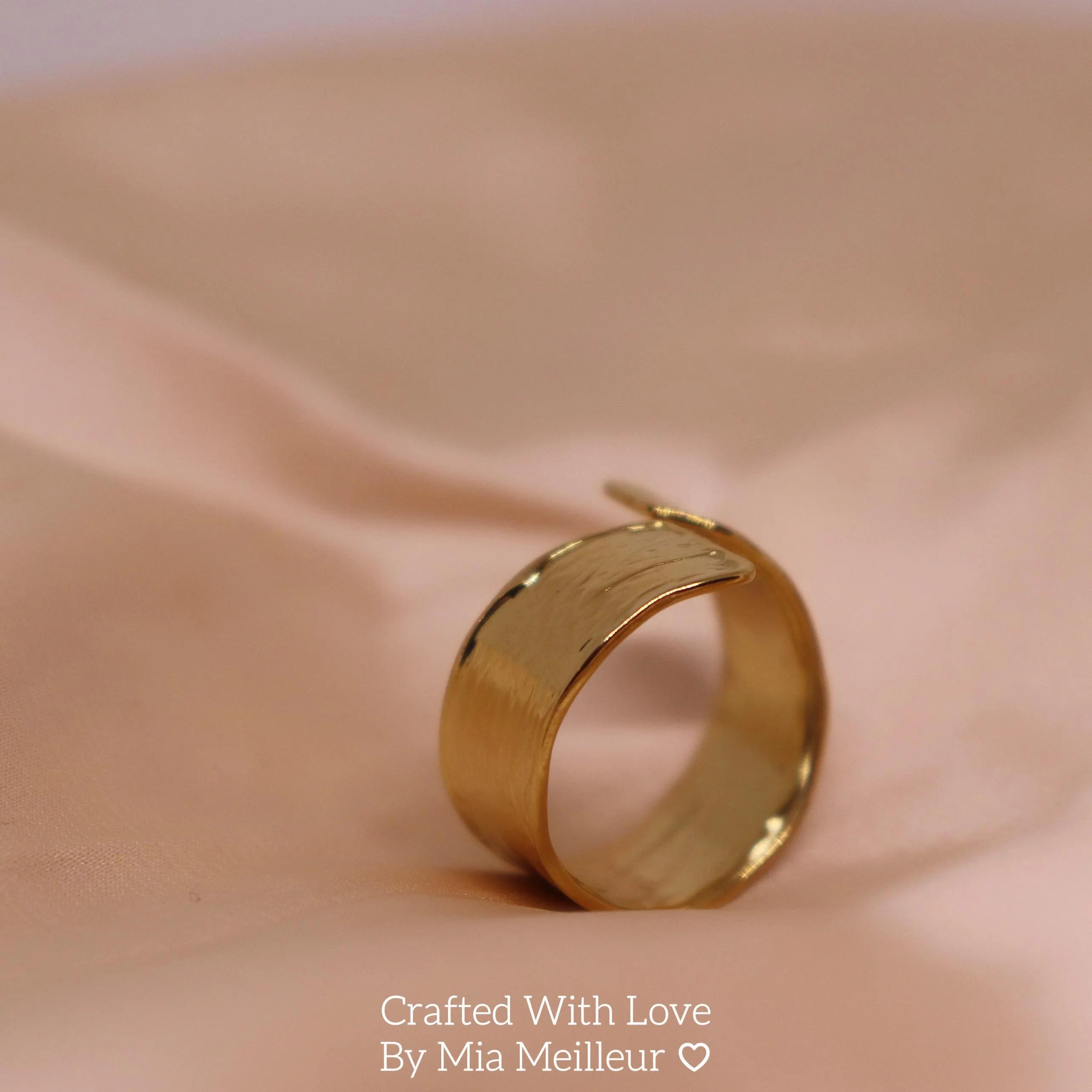 Vintage Hammered Gold Ring